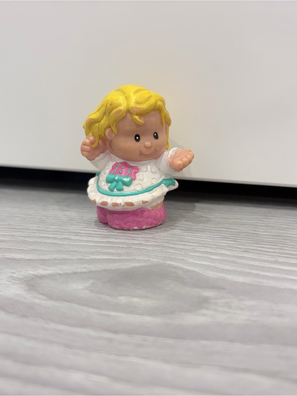 Little People 1998 Christmas Sarah Lynn Figure